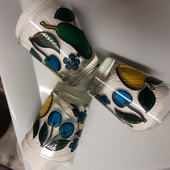 Vintage Fruit Glasses (3) - Picture 3 of 14